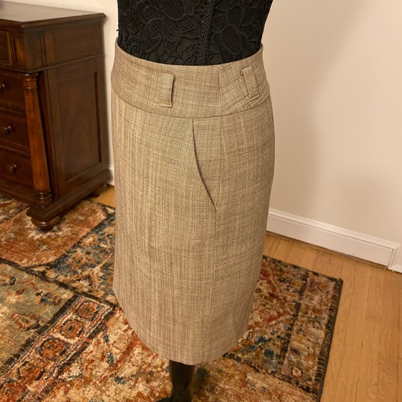 Banana Republic Skirt - Tan, Size 2 - Picture 2 of 7